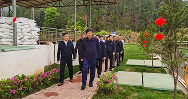 贛州市委常委、常務副市長高世文一行先后到挺進環(huán)保定南馬山逕、龍南黃沙稀土尾水項目調研